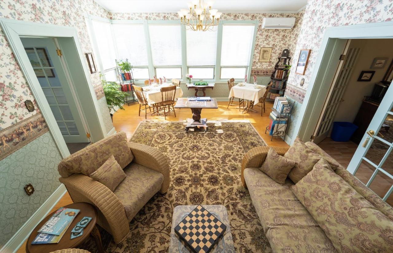 The Maple Inn Parrsboro 外观 照片