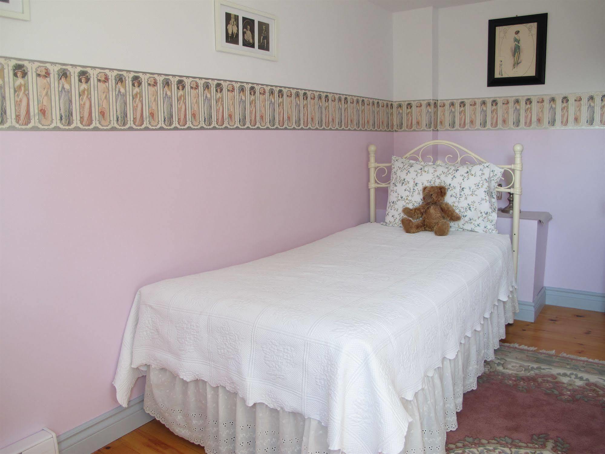 The Maple Inn Parrsboro 外观 照片